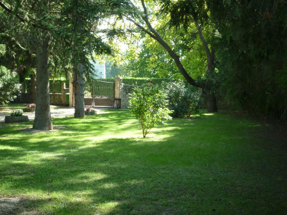 Mas De L'Ile Bed and Breakfast Avignon Exteriör bild